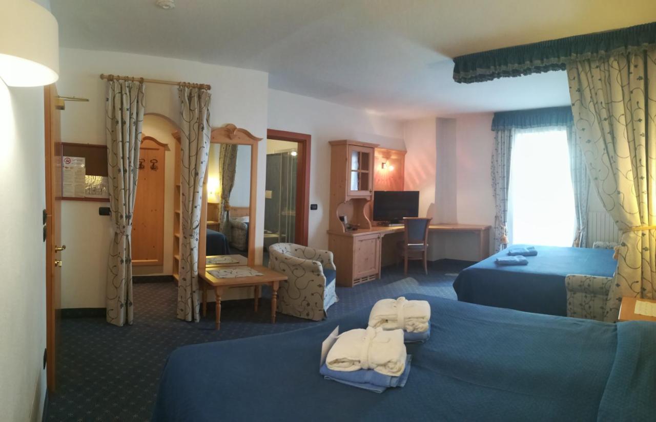 פיירה די פרימיירו Hotel Isolabella Wellness מראה חיצוני תמונה